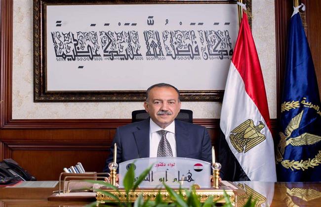 محافظ أسيوط ينتقل إلى موقع حريق أحد المطاعم الذي تسبب في إصابة 17 شخصًا