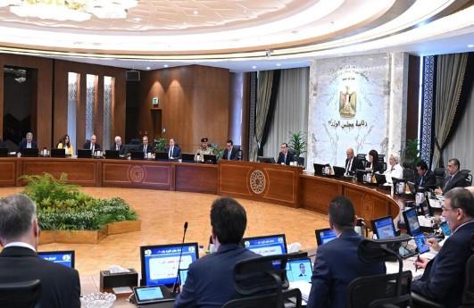 رئيس الوزراء: الدولة تتحمل 450 مليون جنيه دعم يومي لـ المواد البترولية 