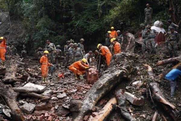 الهند: ارتفاع حصيلة ضحايا الانهيارات الأرضية إلى 172 قتيلًا