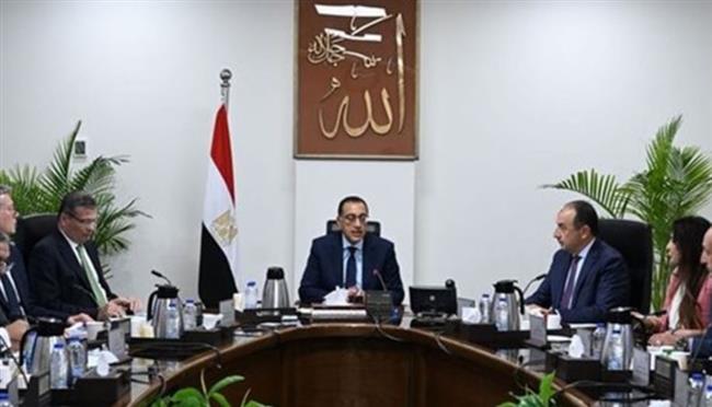 رئيس الوزراء يتابع موقف إنتاج الأسمدة بعد استئناف عمل المصانع