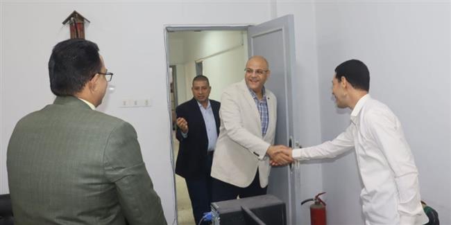 محافظ القليوبية الجديد يتفقد إدارات الديوان العام لمتابعة سير العمل 