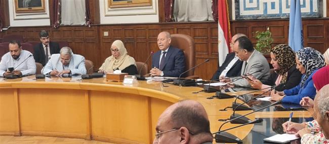 محافط القاهرة الجديد: لن نسمح بأي تجاوزات ومخالفات وسنضرب بيد من حديد
