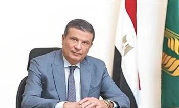   وزير الزراعة: تنفيذ مشروعات قومية عملاقة في الصحراء المصرية