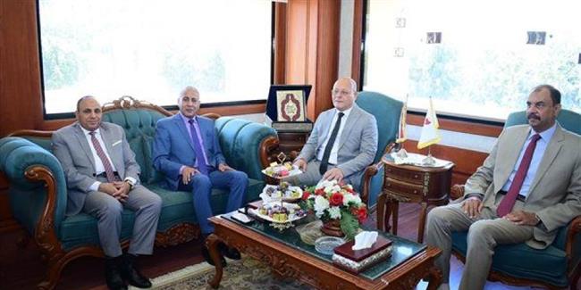 مجلس جامعة سوهاج يقدم التهنئة لمحافظ الإقليم الجديد ونائبه