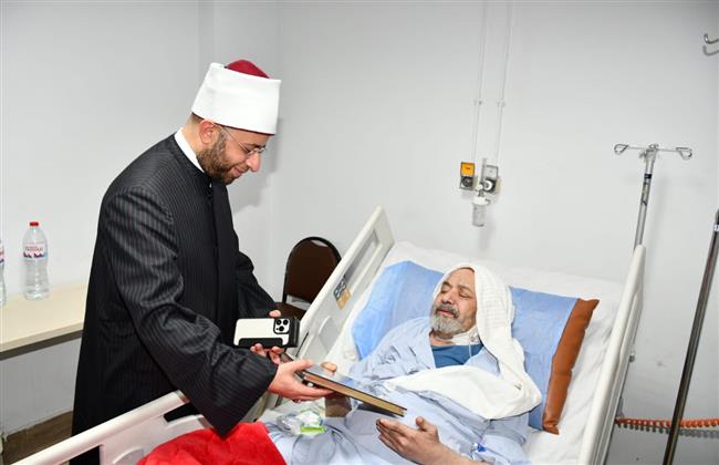 أول جولة ميدانية.. وزير الأوقاف يتفقد مستشفى الدعاة