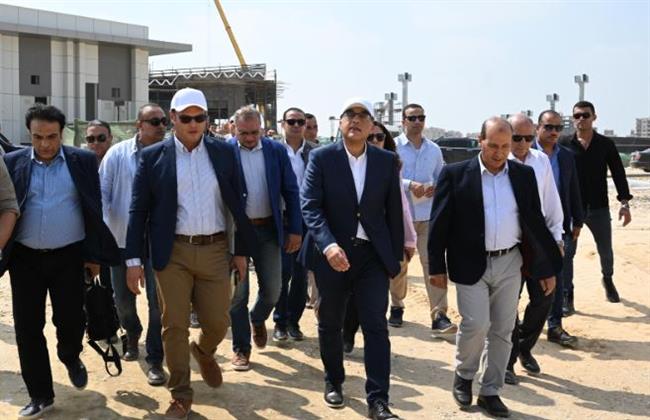 رئيس الوزراء يواصل جولته التفقدية بمشروع حدائق تلال الفسطاط