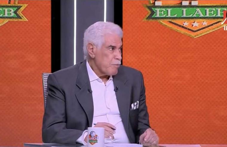 حسن شحاتة يبكي على الهواء خلال حديثه عن وفاة أحمد رفعت
