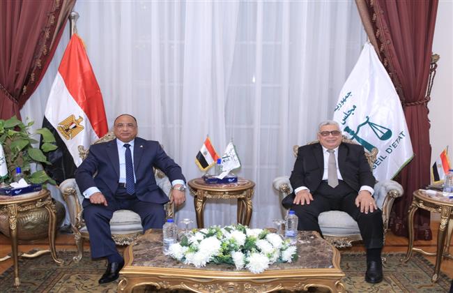 المستشار أحمد عبدالحميد عبود يستقبل رئيس هيئة قضايا الدولة لتقديم التهنئة.. صور