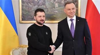 الرئيس الأوكراني يبحث مع رئيس وزراء بولندا زيادة مساعدات الناتو لكييف