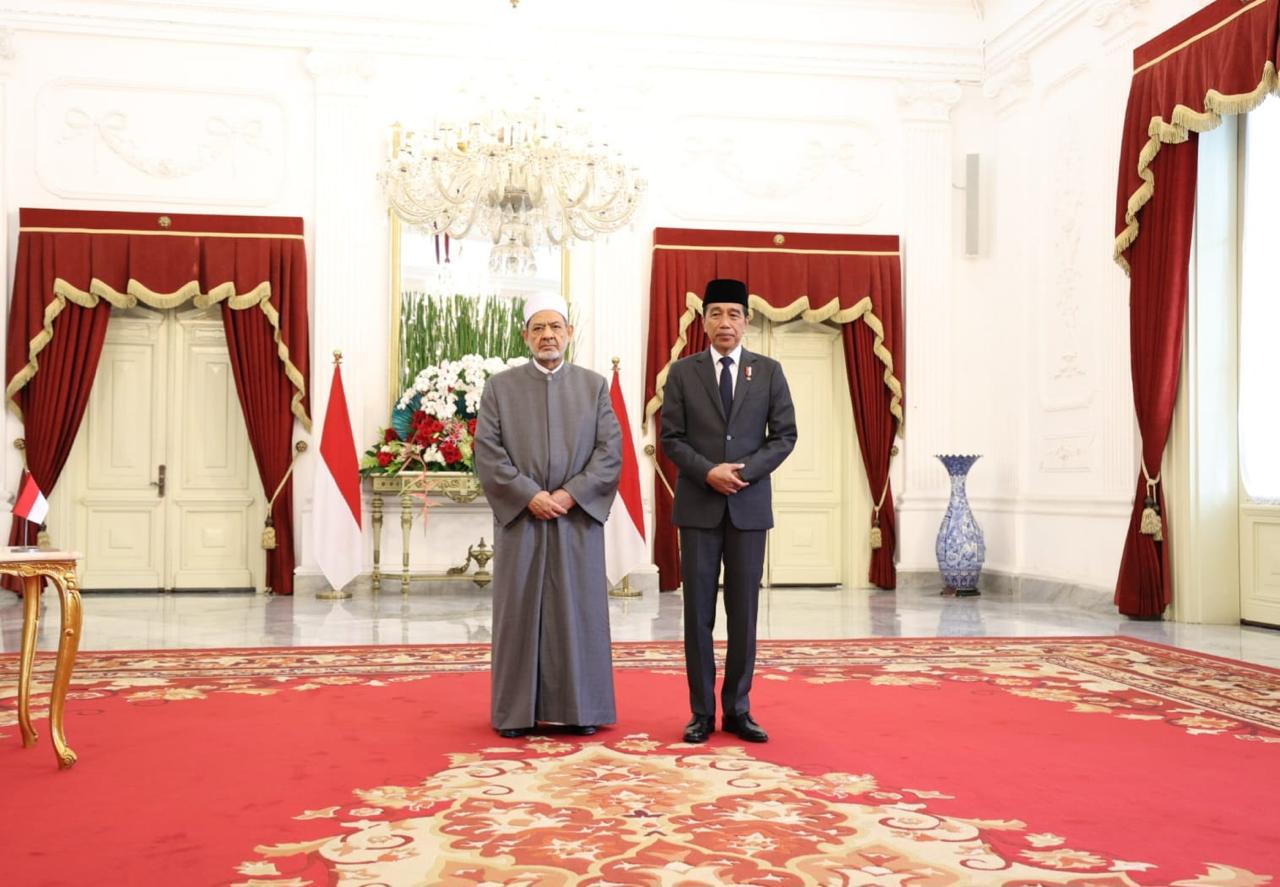رئيس إندونيسيا يستقبل شيخ الأزهر في القصر الرئاسي بالعاصمة "جاكرتا".. صور
