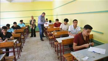 طلاب الثانوية العامة يؤدون غدا امتحاني الجيولوجيا والجبر والهندسة الفراغية وعلم النفس