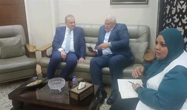 محافظ الوادي الجديد يبحث موقف مشروعات التطوير الحضري الجارية 