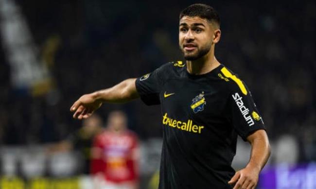 الأهلي يقترب من ضم المهاجم الفلسطيني عمر فرج من الدوري السويدي