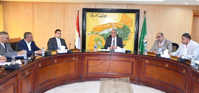 محافظ الفيوم يجتمع برؤساء المدن للإلتزام بالجدية وسرعة العمل بملفي التصالح والتقنين