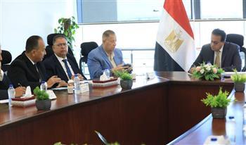 وزير الصحة يبحث مع الاتحاد المصري لجمعيات ومؤسسات المستثمرين تعزيز سبل التعاون