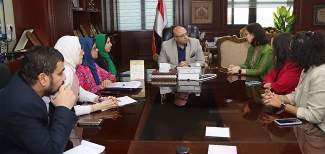 محافظ بني سويف يلتقي مسئولي مكتب "هيئة الأمم المتحدة للمرأة بمصر" 