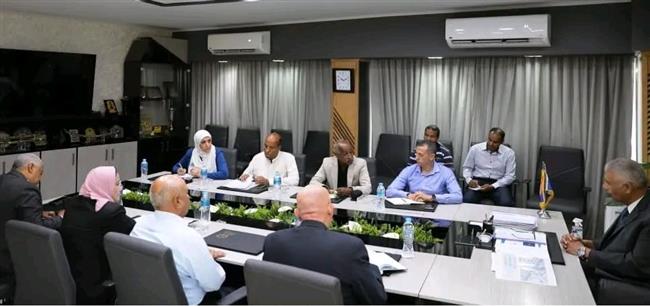 محافظ أسوان يلتقي بأعضاء النقابة الفرعية للمرشدين السياحيين