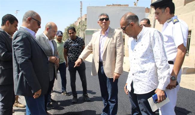 محافظ الجيزة يتفقد نسب تنفيذ مشروع الرصف والتطوير 