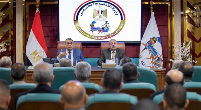 وزير الإنتاج الحربي يشدد على إنهاء المشروعات المتعاقد عليها في التوقيتات المحددة