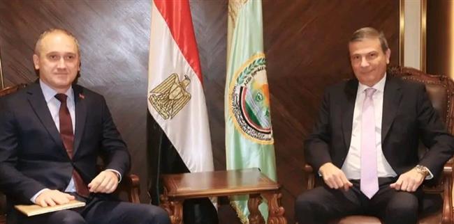 وزير الزراعة يبحث مع السفير البيلاروسي سبل التعاون الزراعي 
