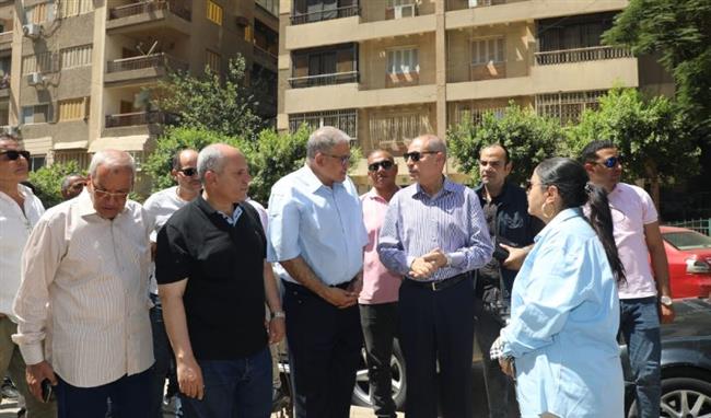 لليوم الثاني على التوالي.. محافظ القاهرة يتابع إزالة الأدوار المخالفة بعقار مدينة نصر