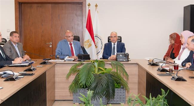 وزير الري ومحافظ القليوبية يبحثان موقف المشروعات المائية 