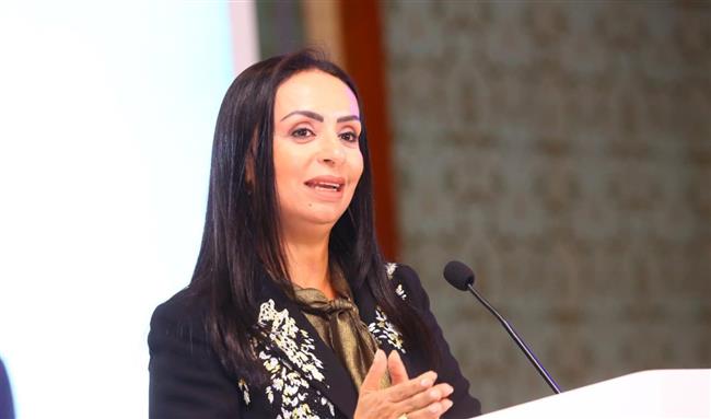 وزيرة التضامن تتفقد جناحي بنك ناصر وصندوق عطاء بـ مهرجان العلمين الجديدة