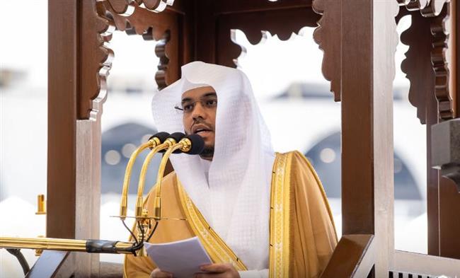 خطيب المسجد الحرام : للعلم في الإسلام منزلة عظمى