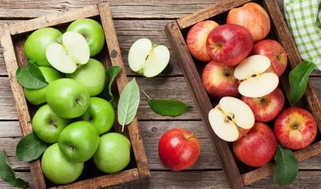 ماذا يحدث لجسمك عند تناول التفاح يوميا ؟