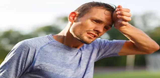 لو بتعاني من فرط التعرق .. تعرف على أبرز أسباب حدوثه