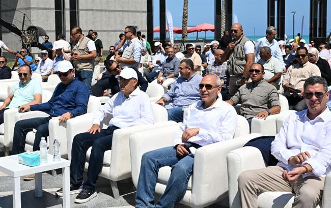 رئيس الوزراء يزور مدينة رأس الحكمة