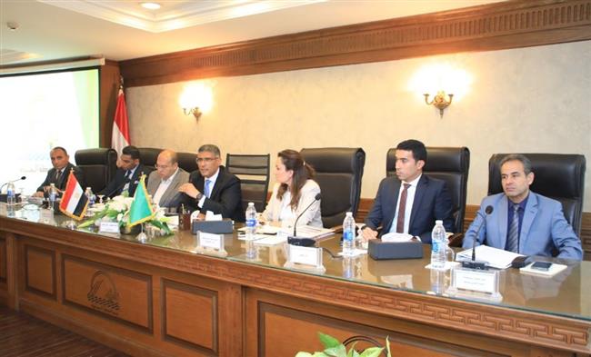 محافظ الجيزة يكلف رؤساء الأحياء والمراكز بعقد لقاء اسبوعي مع المواطنين