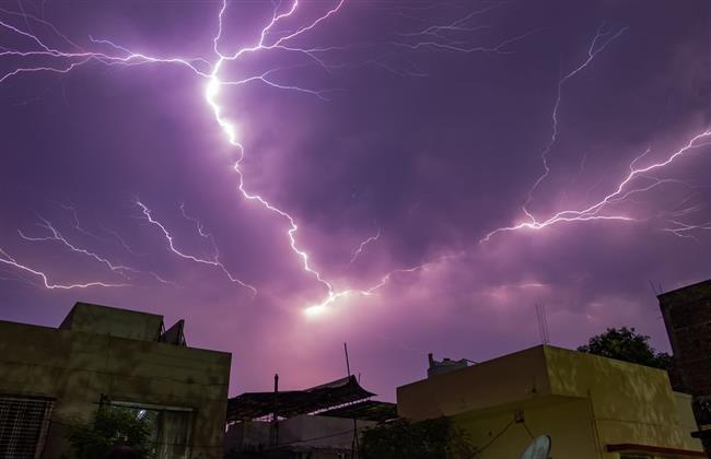مصرع وإصابة 21 بسبب صواعق البرق في شرق الهند