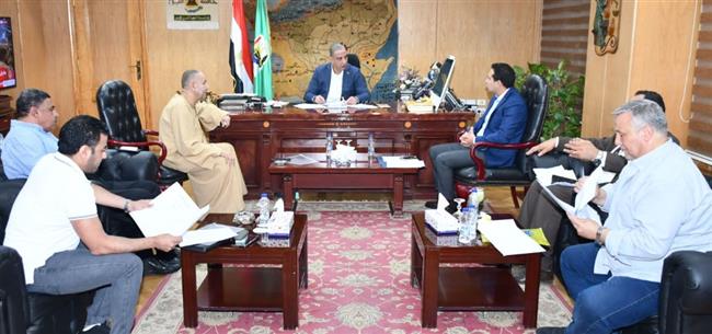 محافظ الفيوم يلتقي أعضاء مجلسي النواب والشيوخ 