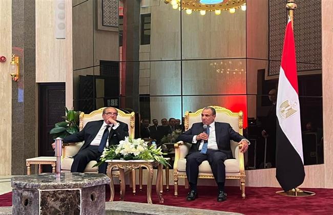 وزير الخارجية يعقد لقاء مع رموز الجالية المصرية وبعض المستثمرين في السعودية