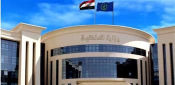 "بيطمنوا على زميلهم".. الداخلية تكشف حقيقة احتجاج عمال بمدينة العلمين 
