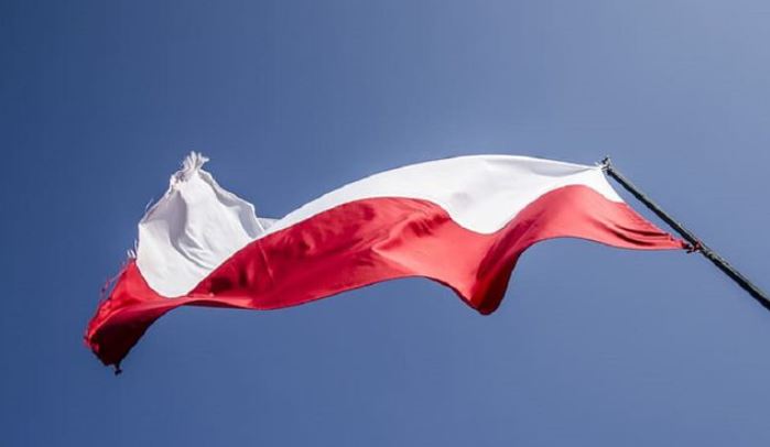 بولندا تنصح رعاياها بتجنب السفر غير الضروري إلى لبنان و إسرائيل و إيران
