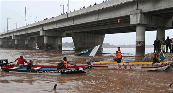 مصرع وإصابة 11 شخصا جراء هطول أمطار غزيرة في مدينة لاهور الباكستانية