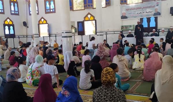 محافظ كفر الشيخ يتابع فعاليات برنامج "لقاء الجمعة للأطفال" بمسجد المعهد الديني