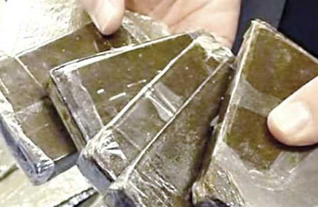راكب يحاول تهريب 5 كيلو حشيش عبر مطار القاهرة