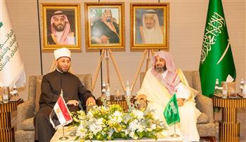   وزير الأوقاف يشيد بجهود السعودية في خدمة الإسلام والمسلمين
