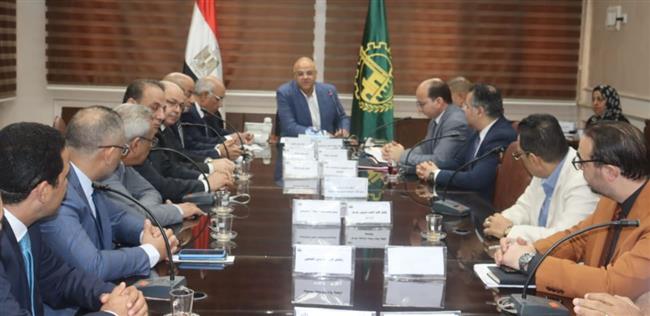 محافظ القليوبية يوجه بضرورة التعاون بين جميع مستشفيات الصحة