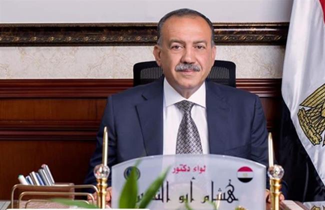 محافظ أسيوط يعلن إنشاء مشاغل تدريب خياطة لتأهيل الفتيات