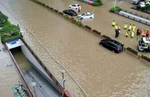 إجلاء 86 ألف شخص بالصين بسبب الأمطار الغزيرة