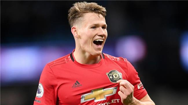 بـ25 مليون يورو.. نابولي يقدم عرضًا لضم "ماكتومناي" من مانشستر يونايتد