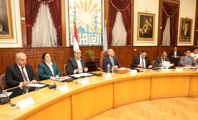 محافظ القاهرة يلتقي عددًا من أعضاء مجلس النواب