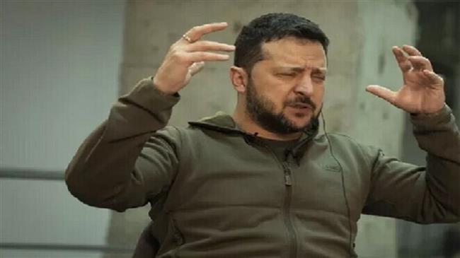 ضابط مخابرات أمريكي سابق: زيلينسكي يتحمل ذنب مقتل 700 ألف عسكري أوكراني