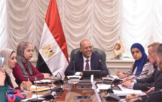 وزير العمل يلتقي وفداً من الشركة المنفذة لمشروع محطات الضبعة النووية