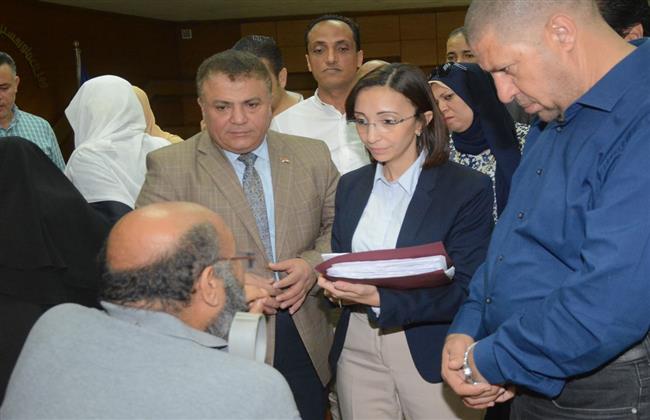 محافظ البحيرة تواصل لقاءاتها الأسبوعية لتلبية احتياجات المواطنين
