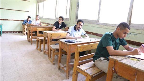  دور ثاني.. طلاب الثانوية العامة يؤدون اليوم امتحان اللغة الأجنبية الأولى